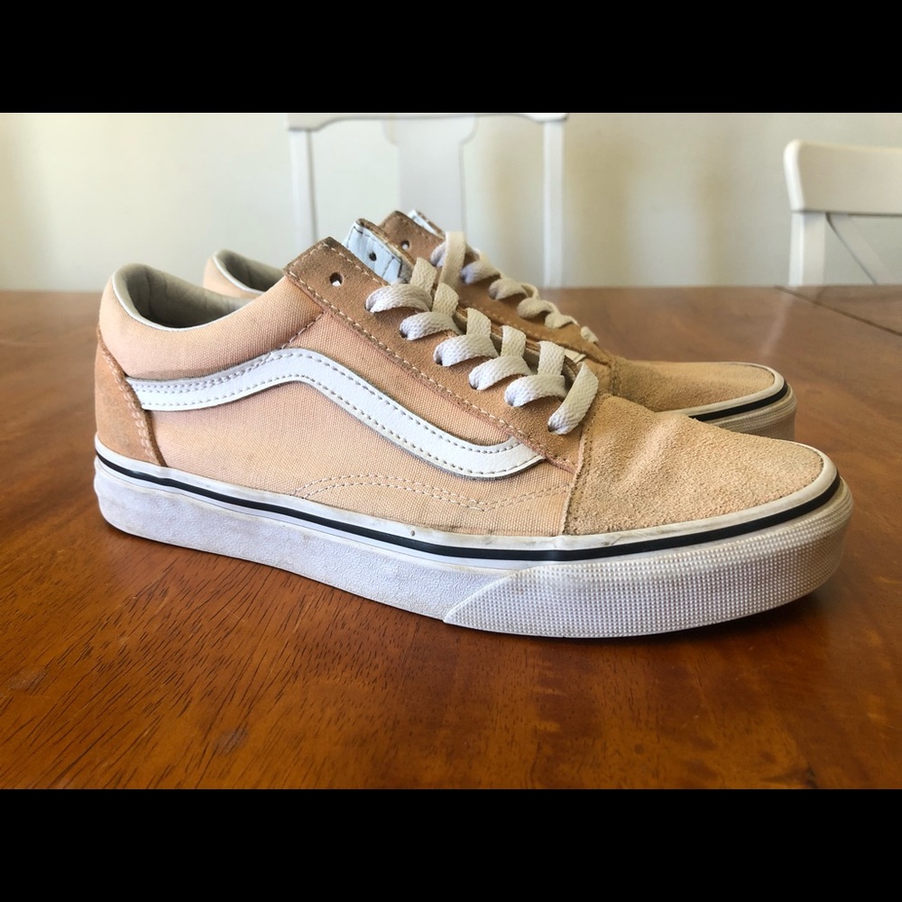 Beige Vans old skool